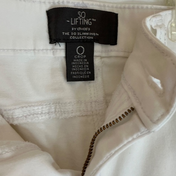 White Jeans Chico’s Uplifting So Slimming stretch size 0 (4) - Picture 2 of 5